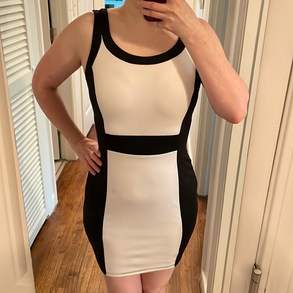 Black and White Color Block Mod Style dress - Picture 1 of 3